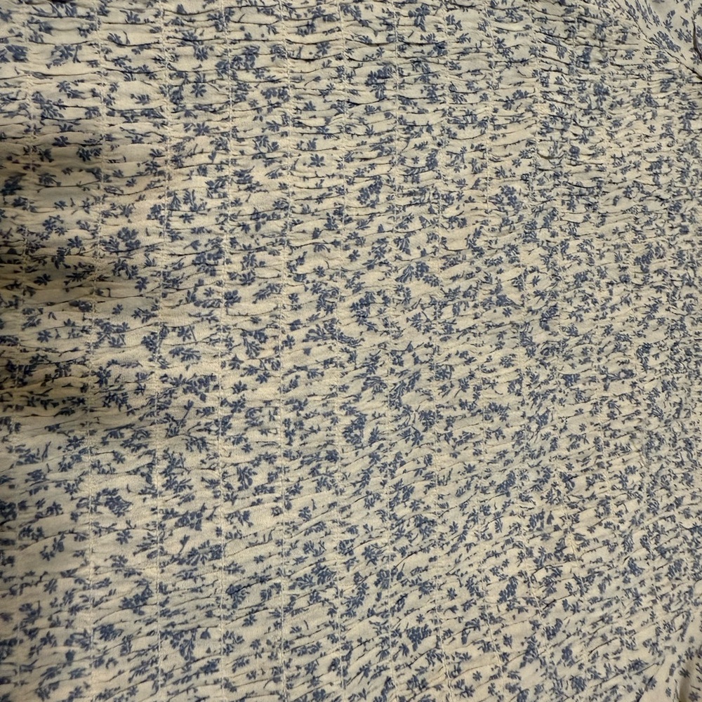 Sienna Sky Blue and White Floral Blouse NWT - Picture 4 of 4